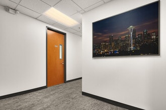 8015 SE 28th St, Mercer Island, WA for lease Interior Photo- Image 1 of 4