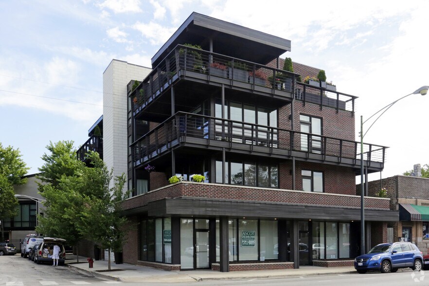 2299 N Clybourn Ave, Chicago, IL à louer - Photo du bâtiment - Image 2 de 3