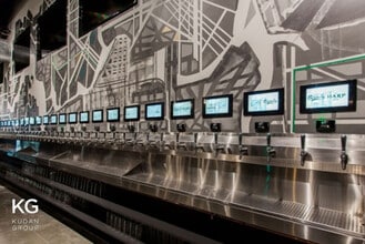 2211 N Milwaukee Ave, Chicago, IL à louer Photo intérieure- Image 2 de 7