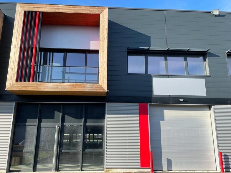 Flex in Le Havre for lease - Building Photo - Image 2 of 27