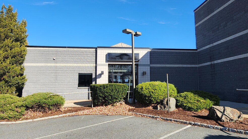 274 W Route 10, Succasunna, NJ à louer - Photo du bâtiment - Image 3 de 11
