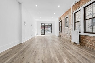 2352 31st St, Astoria, NY for lease Interior Photo- Image 2 of 8