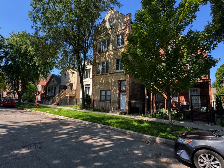 3320 S Carpenter St, Chicago, IL for sale - Building Photo - Image 2 of 5