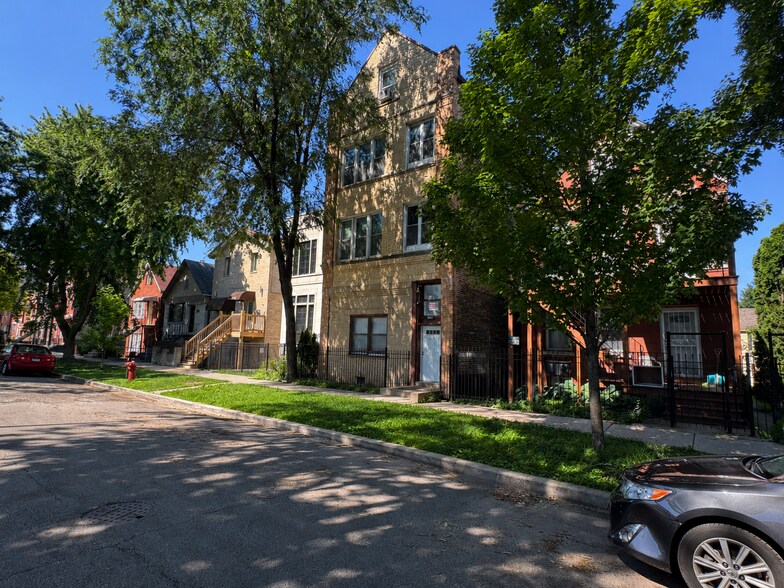 3320 S Carpenter St, Chicago, IL à vendre - Photo du bâtiment - Image 2 de 5