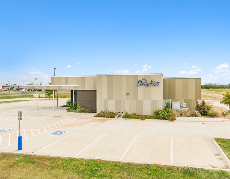 2410 W Grant Ave, Pauls Valley, OK for sale - Building Photo - Image 2 of 13