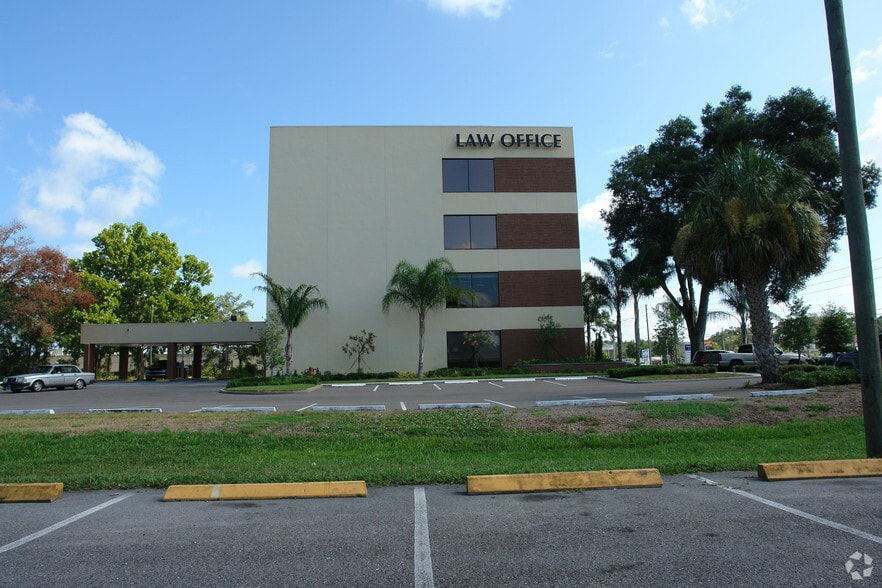 1450 S Woodland Blvd, Deland, FL à louer - Photo du bâtiment - Image 3 de 8