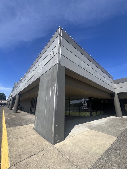 11211 SE 82nd Ave, Portland, OR for lease - Building Photo - Image 3 of 13