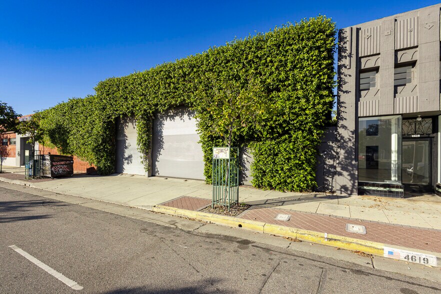 4621 W Washington Blvd, Los Angeles, CA à louer - Photo du bâtiment - Image 3 de 34