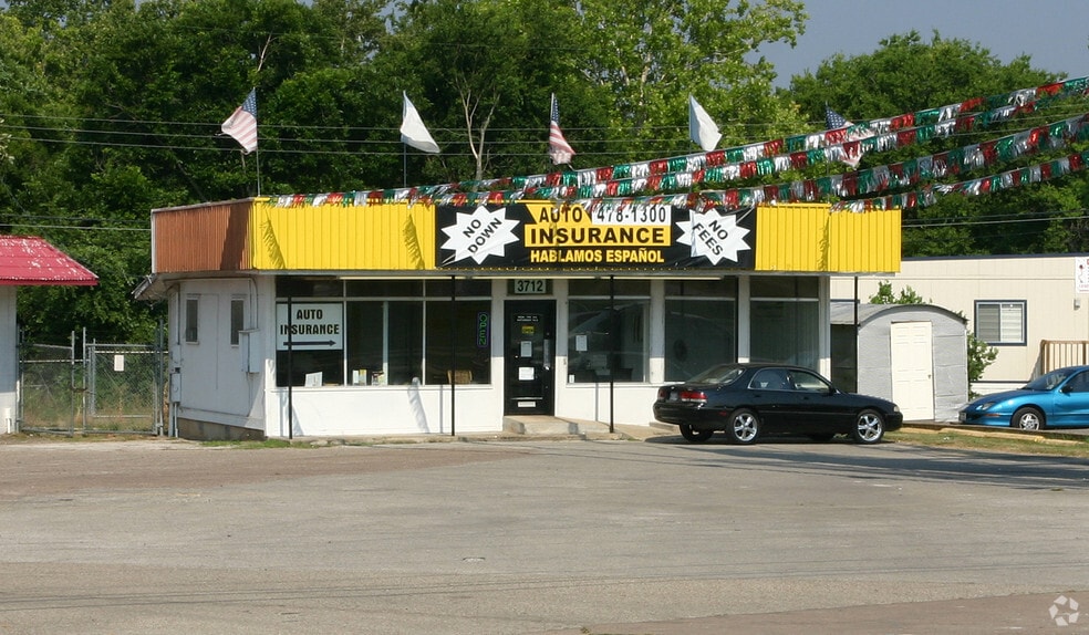 3712 Airport Blvd, Austin, TX for lease - Building Photo - Image 2 of 3