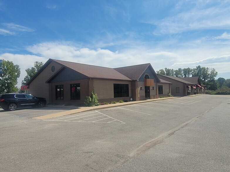 2932-2934 Frontage Rd, Warsaw, IN à vendre - Photo du bâtiment - Image 3 de 4