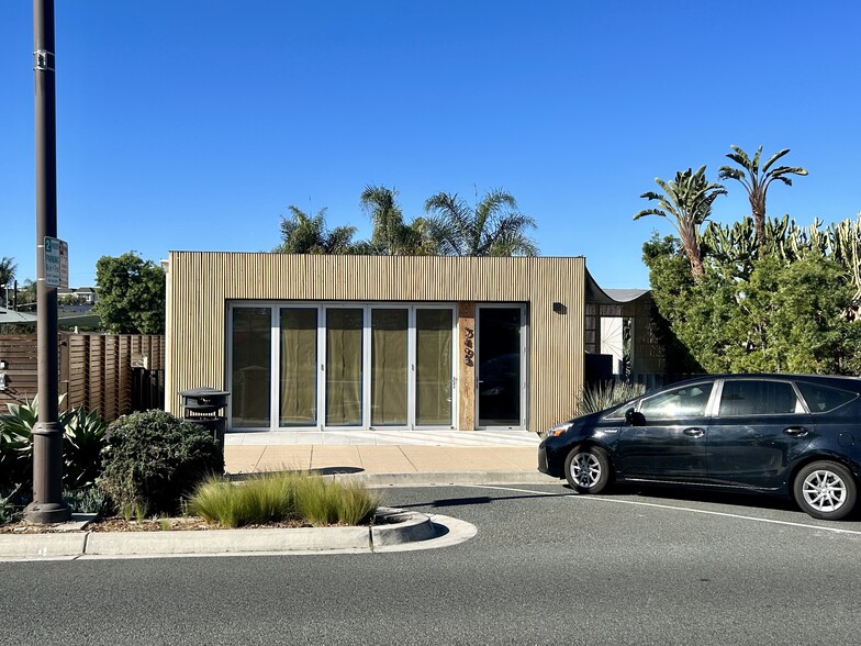 349 N Highway 101, Solana Beach, CA for sale - Building Photo - Image 1 of 1