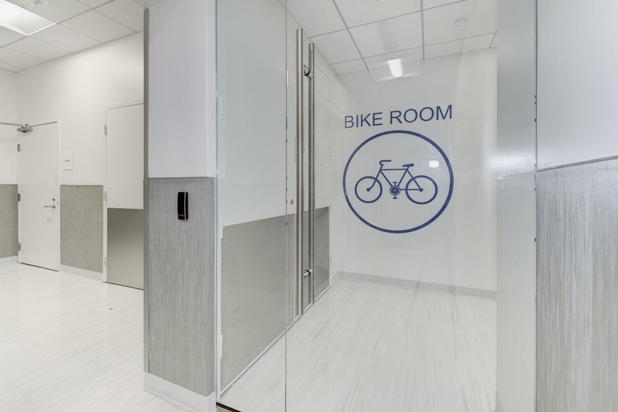1101 Connecticut Ave NW, Washington, DC for lease - Interior Photo - Image 2 of 29