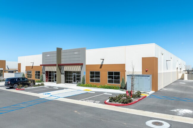 More details for 37371 Industry Way, Murrieta, CA - Office/Medical, Industrial for Lease