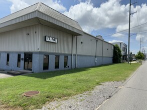6107 Centennial Blvd, Nashville, TN for lease Building Photo- Image 1 of 3