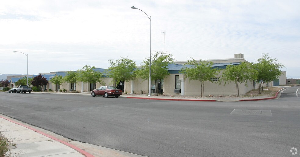 1101 Industrial Rd, Boulder City, NV à louer - Photo du bâtiment - Image 2 de 9