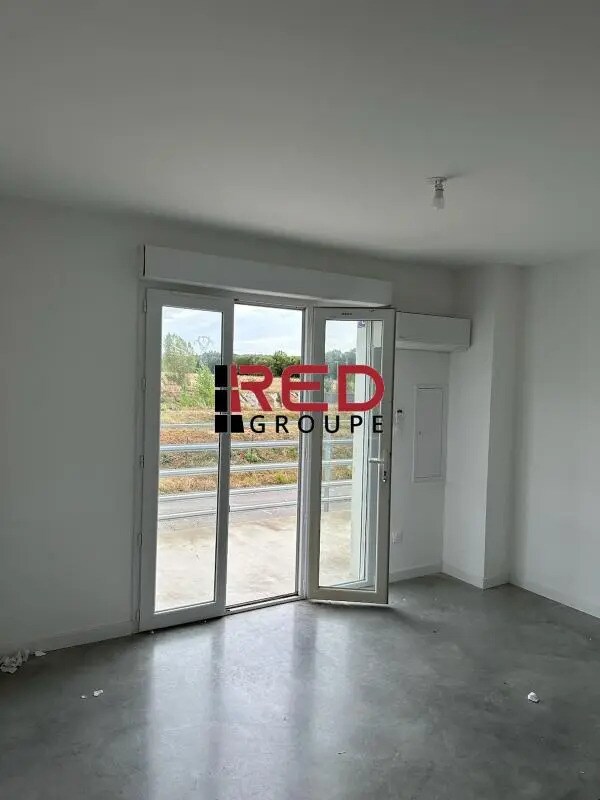 Office in Châteauneuf-le-Rouge for lease Building Photo- Image 1 of 6