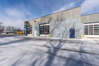 166 W Main St, Hillsborough, NH à vendre Photo intérieure- Image 2 de 12