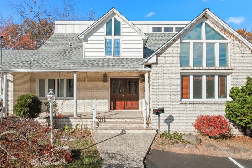 1818 Oak Tree Rd, Edison, NJ for lease - Building Photo - Image 3 of 30