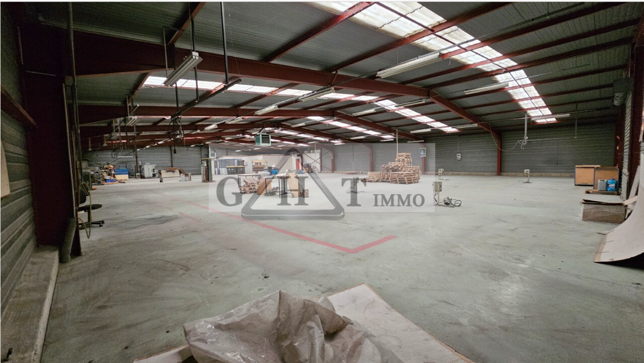 Industrial in Neuilly-en-Thelle for sale Building Photo- Image 1 of 7