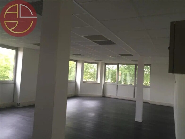 Office in Labège for lease - Interior Photo - Image 2 of 4