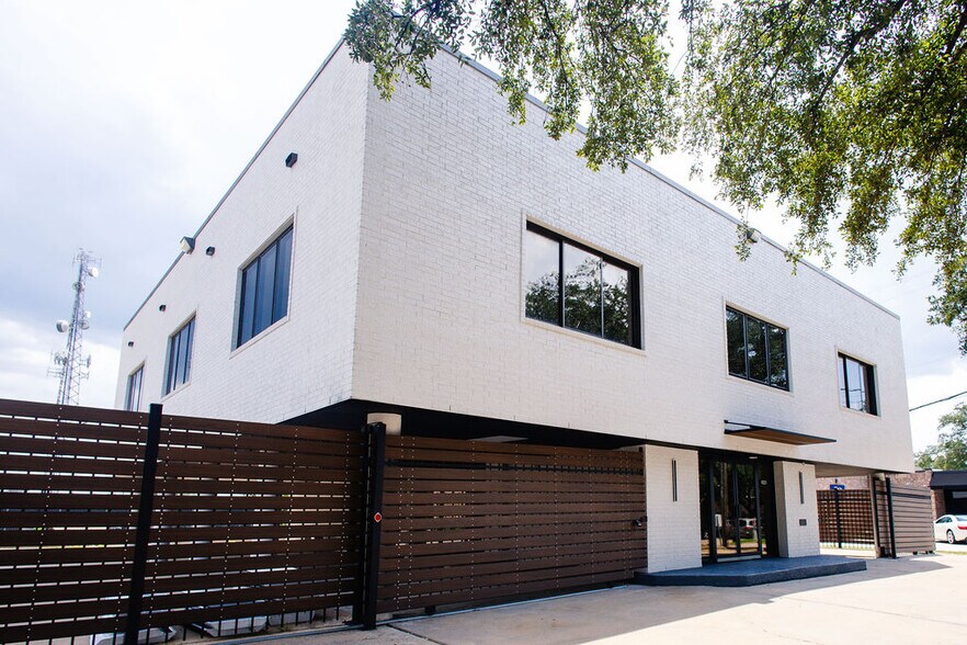 8225 Westglen Dr, Houston, TX for sale - Building Photo - Image 1 of 56