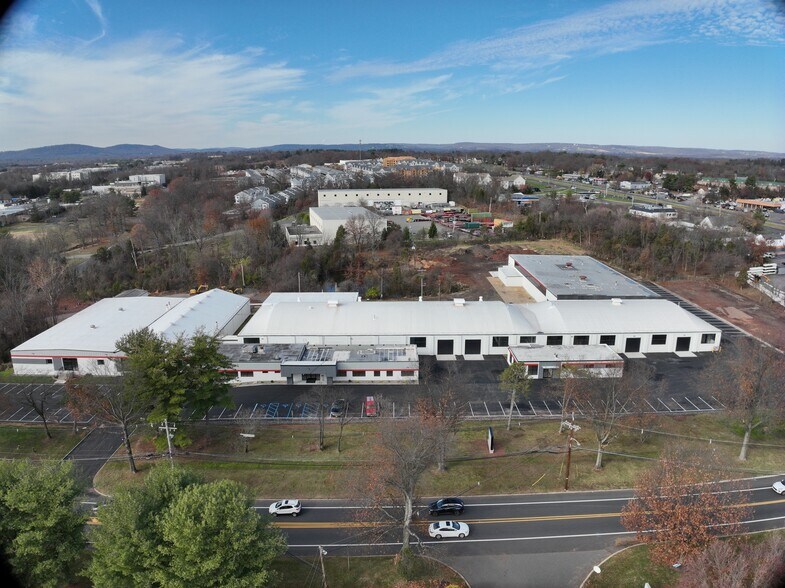 22 Readington Rd, Branchburg, NJ à louer - Communauté Matterport - Image 2 de 22