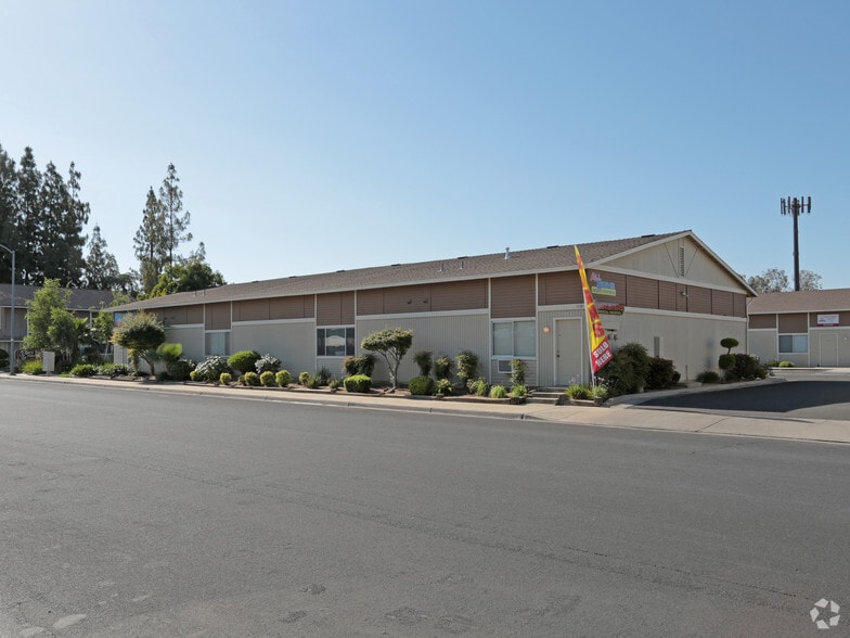 1018 San Jose Ave, Clovis, CA for lease - Primary Photo - Image 1 of 4