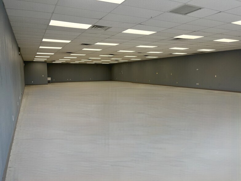 910 S Treadaway Blvd, Abilene, TX for lease - Interior Photo - Image 3 of 3