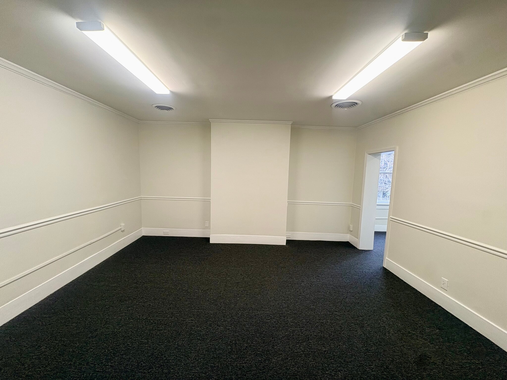 214 Ponce de Leon Ave NE, Atlanta, GA for lease Interior Photo- Image 1 of 7