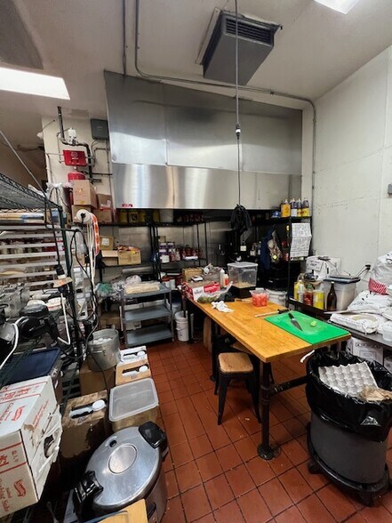 111 N Rural Dr, Monterey Park, CA à louer - Photo du bâtiment - Image 3 de 8