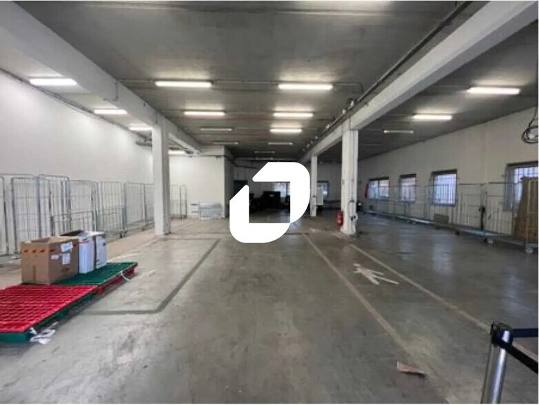 Flex in Nanterre for lease - Building Photo - Image 2 of 40