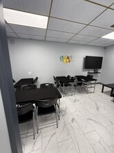 202-206 E Main St, Patchogue, NY for lease Interior Photo- Image 2 of 3