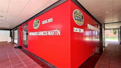 Retail in Guadalajara, Guadalajara for lease Interior Photo- Image 1 of 6