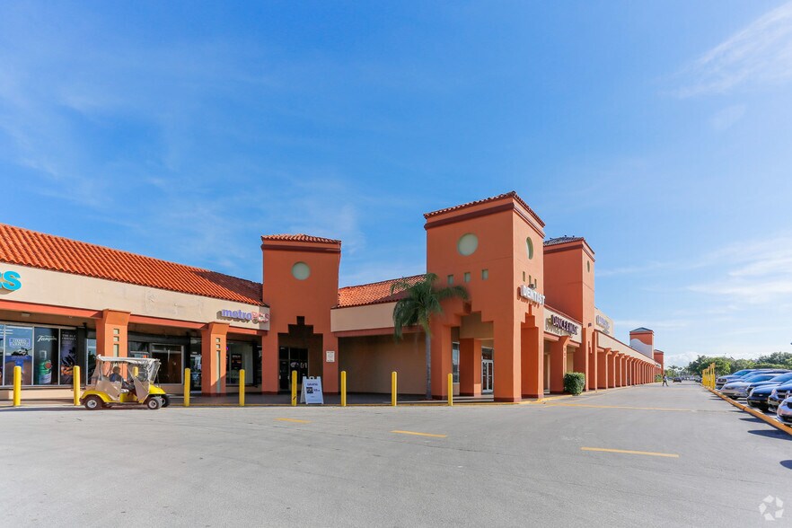 8855 SW 24th St, Miami, FL à louer - Photo du bâtiment - Image 1 de 4