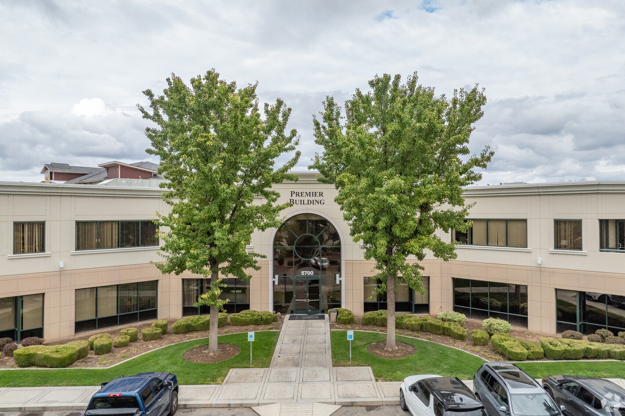 5700 E Franklin Rd, Nampa, ID for lease Primary Photo- Image 1 of 12