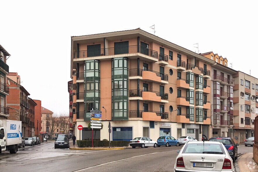 Calle Cirilo Montero, 3, Torrijos, Toledo à vendre - Photo du bâtiment - Image 2 de 2