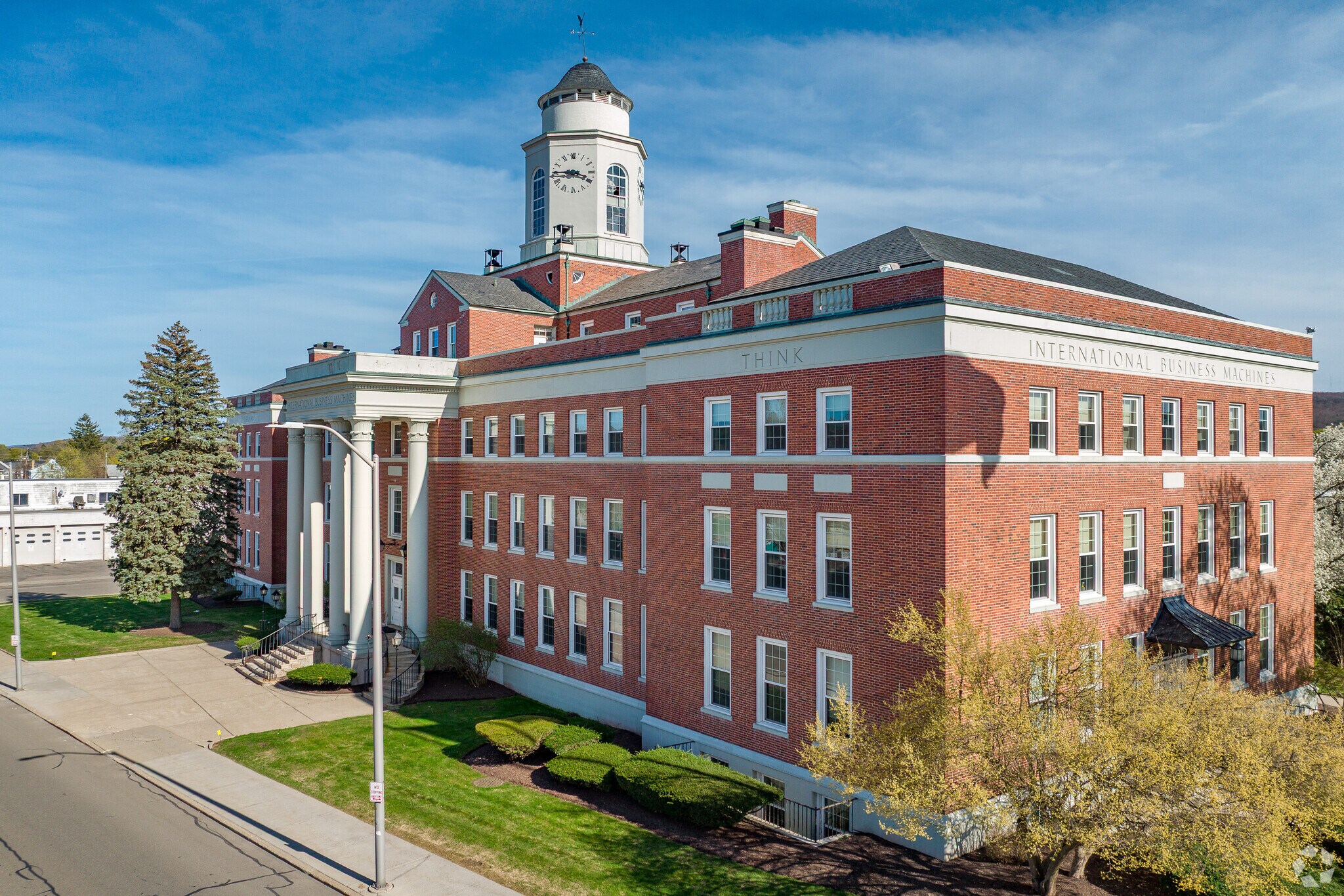 22 Adams Ave, Endicott, NY à louer Photo principale- Image 1 de 8