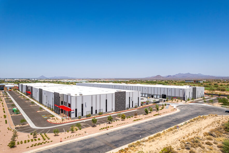5710 E McDowell Rd, Mesa, AZ à louer - Photo du bâtiment - Image 3 de 9