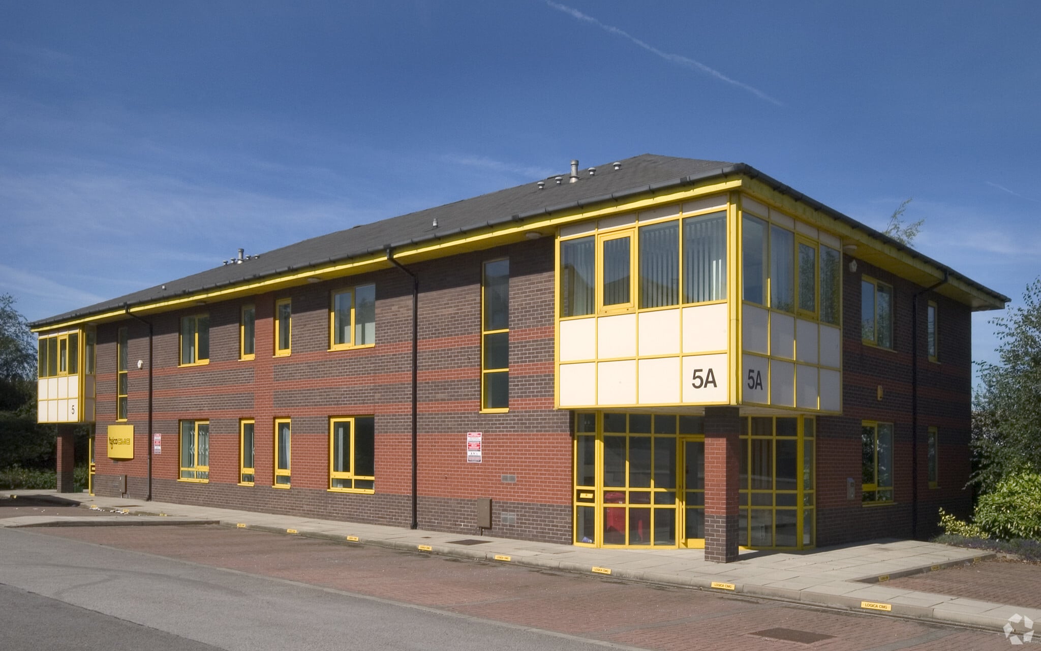 5-5A Bruntcliffe Way, Morley for lease Primary Photo- Image 1 of 2