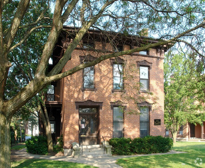 895 S High St, Columbus, OH à louer - Photo du bâtiment - Image 2 de 2