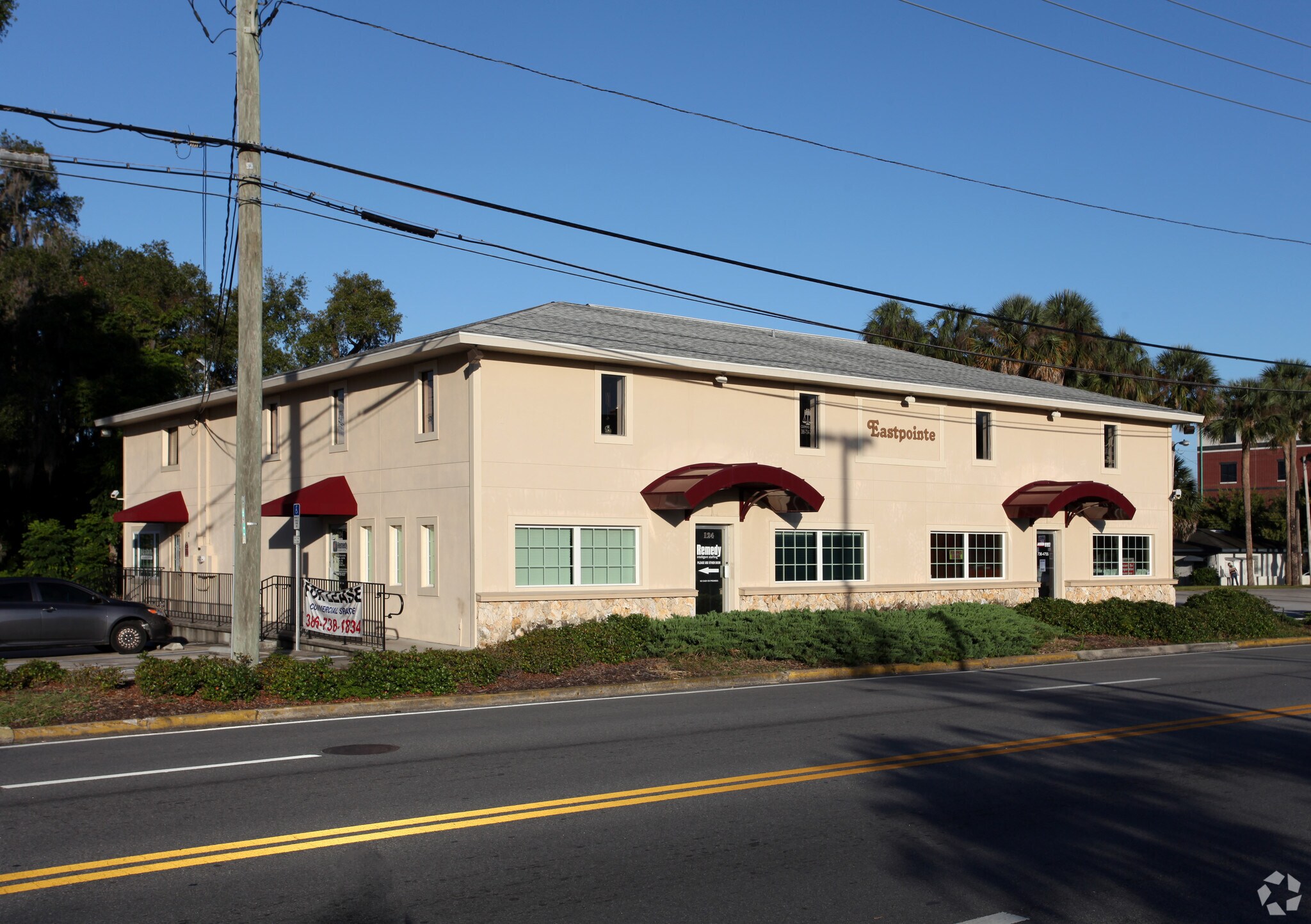122-124 S Amelia Ave, Deland, FL à louer Photo du bâtiment- Image 1 de 3