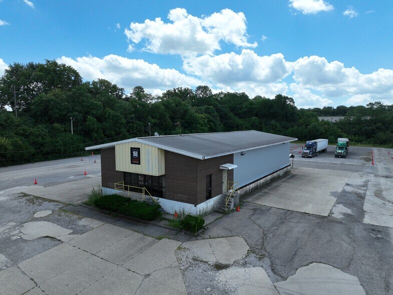 7025 Production Ct, Independence, KY à louer - Photo du bâtiment - Image 2 de 6