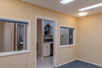 6941 Commerce Ave, El Paso, TX à vendre Photo intérieure- Image 2 de 7