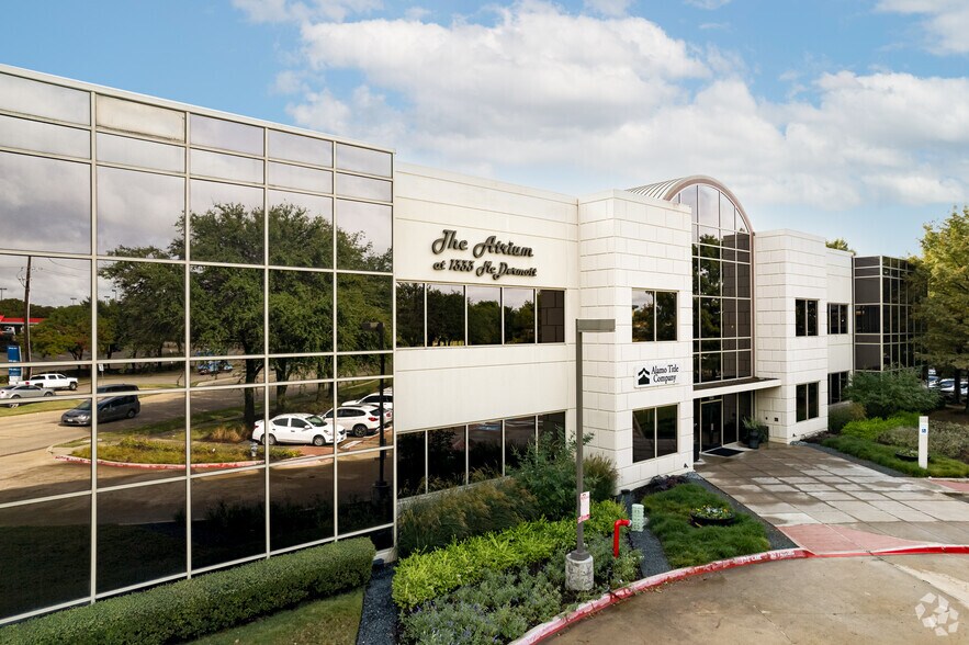 1333 W McDermott Dr, Allen, TX à louer - Photo du bâtiment - Image 2 de 5