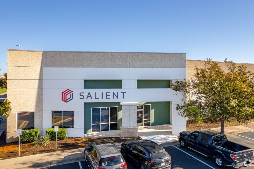 4616 W Howard Ln, Austin, TX for lease - Primary Photo - Image 1 of 13