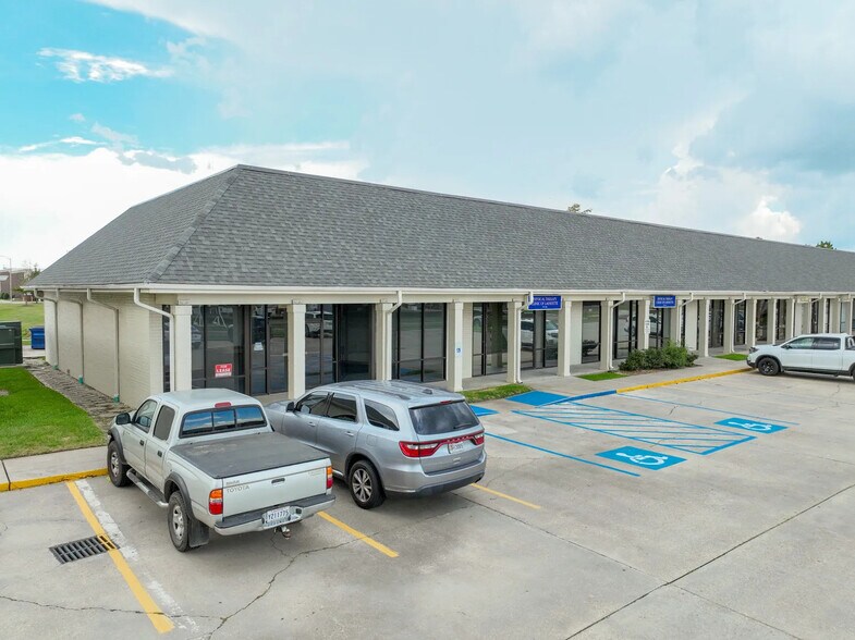 200 Republic Ave, Lafayette, LA à louer - Photo du bâtiment - Image 1 de 8