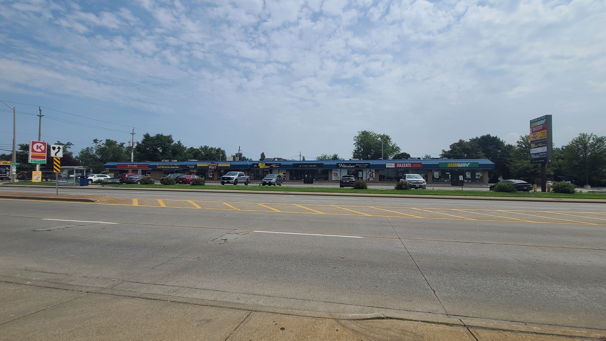 2730-2760 Howard Ave, Windsor, ON à vendre Photo du bâtiment- Image 1 de 1