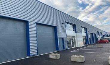 326 Rue Henri Becquerel, Chambly for lease Building Photo- Image 1 of 1