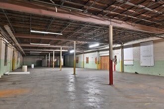 202 Spaulding St, Dowagiac, MI for lease Interior Photo- Image 2 of 3