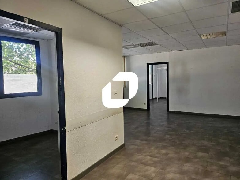 Office in Montpellier for lease - Interior Photo - Image 2 of 6
